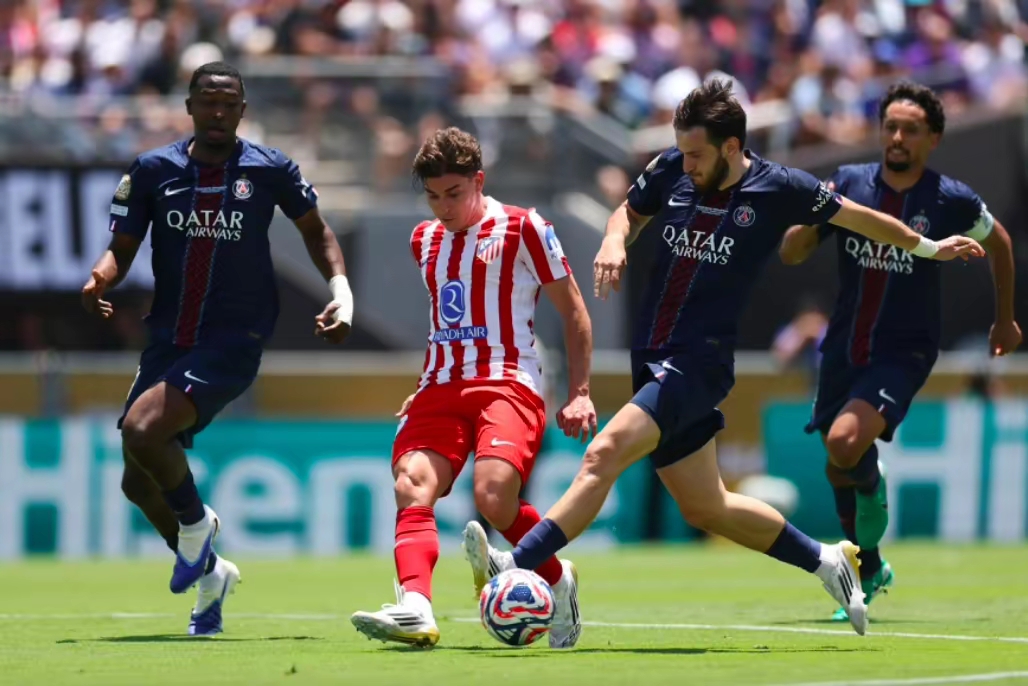 金年会登录-冲刺阶段突围战来临；巴黎圣日耳曼围绕德国杯内部沟通；压力陡增；细节决定成败(足球合理冲撞的四要素)