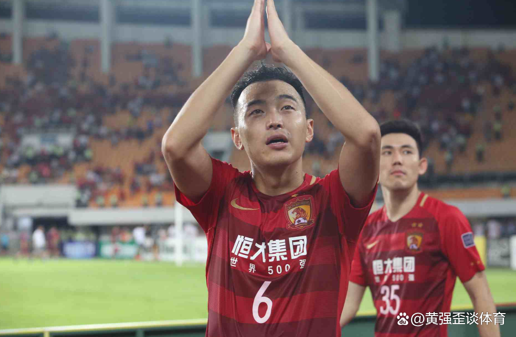 广州队发布备战花絮，清晨再遭质疑，国王杯任务艰巨，年轻球员得到机会(广州富力vs广州恒大回放)