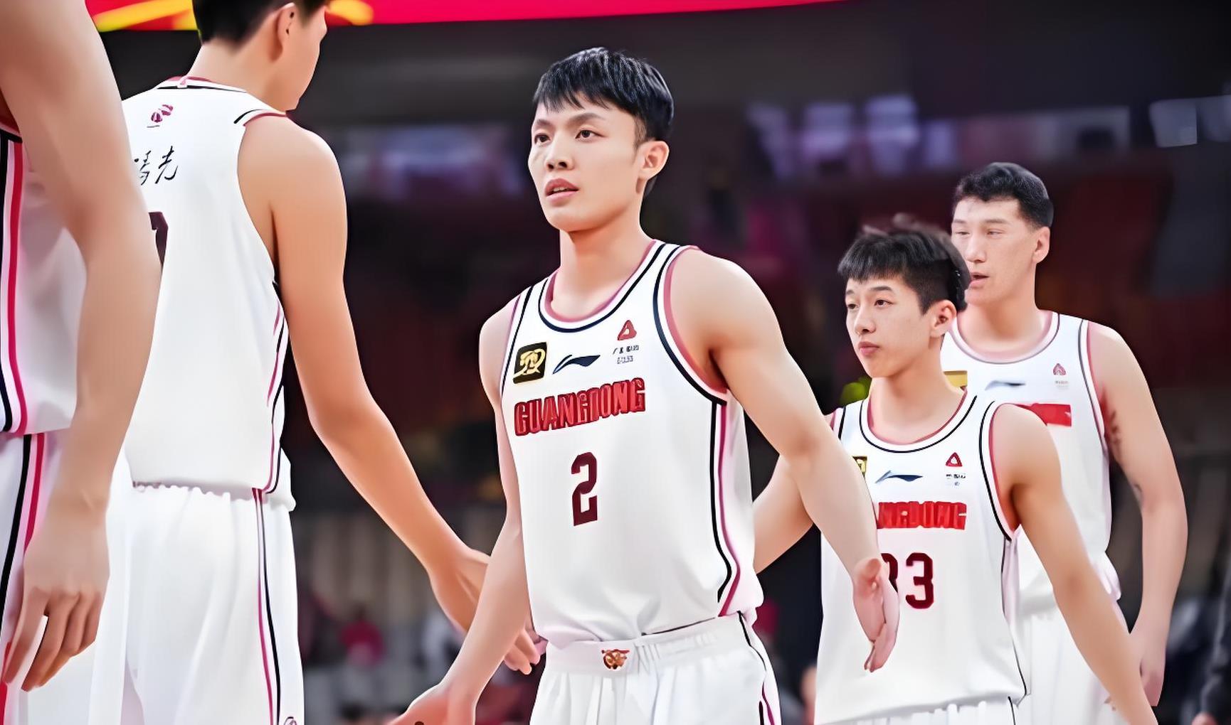 广州队发布备战花絮，清晨再遭质疑，国王杯任务艰巨，年轻球员得到机会(广州富力vs广州恒大回放)